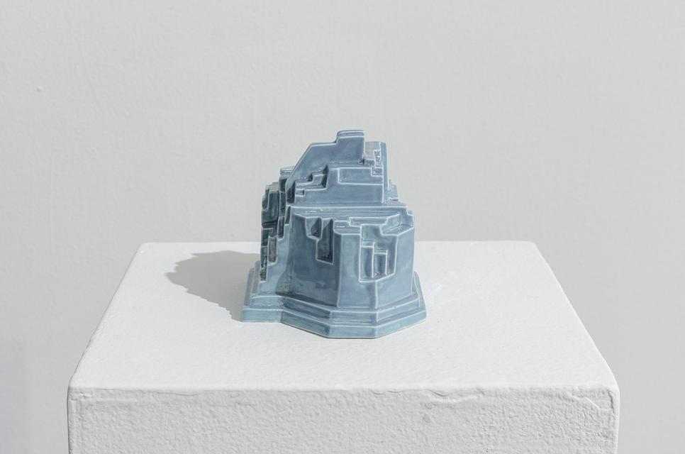 2019, porcelain, 10 x 13 x 10 cm