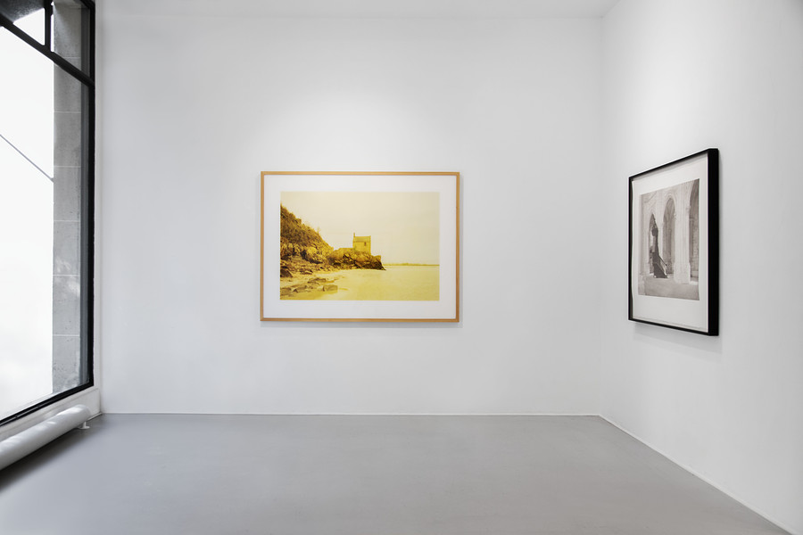 Installation View _ "L’ Être du Temps" _ RX&SLAG - Paris 